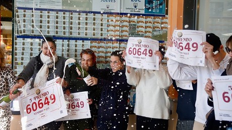 Des Espagnols victimes d’un incendie de forêt gagnent des millions d’euros à la loterie de Noël