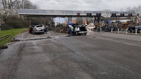 La mobilisation agricole se poursuit en France, les paysans ne veulent pas de trêve de Noël