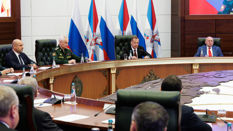 Medvedev : plus de 400 000 recrutements sous contrat dans l’armée en 2025