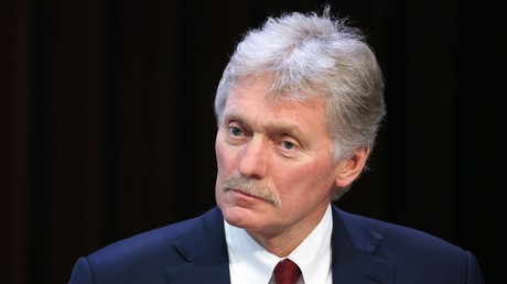 Peskov : des représentants russes et américains en contact après la visite de Dmitriev aux États-Unis