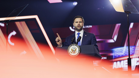 «Pas inconcevable» : selon Vance, les arsenaux nucléaires français et britanniques pourraient tomber aux mains de dirigeants «alignés» ou «proches de l’islamisme»