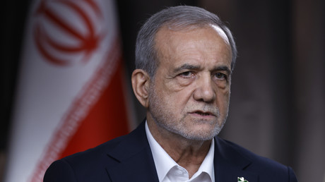 Massoud Pezechkian : les États-Unis, Israël et l'Europe mènent une «guerre totale» contre l'Iran