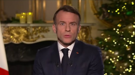 Les oppositions raillent les vœux «inutiles» d’Emmanuel Macron