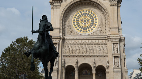 Paris : un homme arrêté après avoir volé l'épée d'une statue de Jeanne d'Arc