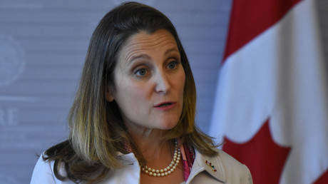 Chrystia Freeland nommée conseillère de Zelensky : Moscou rappelle des liens familiaux nazis de l’ex-ministre canadienne