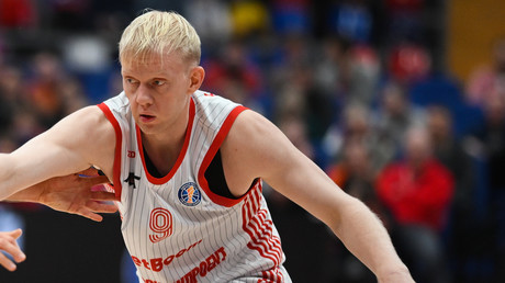 Libéré d’une prison française, le basketteur Daniil Kassatkine rentre en Russie