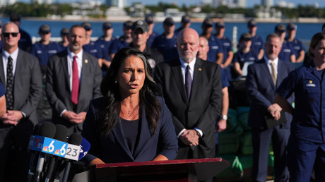 L’administration Trump aurait tenu à l’écart la directrice du renseignement Tulsi Gabbard pour planifier l’opération Maduro