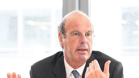 Éric Lombard plaide pour le recours au 49.3 sur le budget 2026