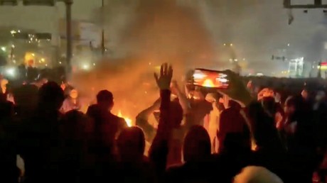 «Tirez sur la police, sinon frappez les civils» : l’Iran révèle les messages audios envoyés de l’étranger aux fauteurs de troubles