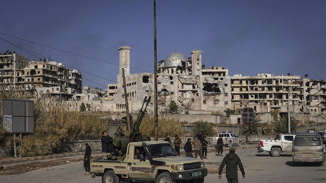 Syrie : des centaines de combattants kurdes évacués d’Alep après de violents combats