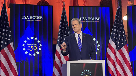 «Le budget français est en ruine» : le secrétaire américain au Trésor raille Macron et ses projets d’exercices de l’OTAN au Groenland