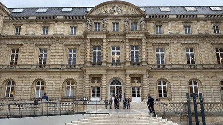 Le Sénat sonne l’alarme : la France en grande perte de vitesse en Afrique face à l’attractivité des partenariats russo-chinois