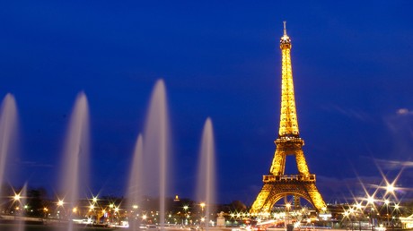 Anne Hidalgo révèle les noms de 72 femmes scientifiques pour la tour Eiffel