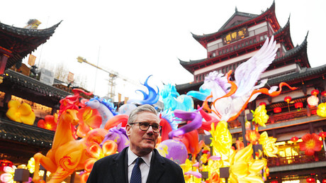 La délégation du Premier ministre britannique festoie avec des champignons hallucinogènes en Chine