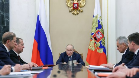 Poutine : la Russie a exporté des équipements militaires vers plus de 30 pays pour plus de 15 milliards de dollars en 2025