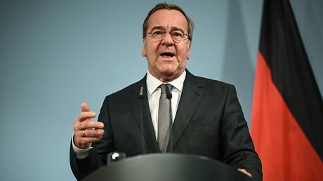 Pistorius appelle les Européens à rester «optimistes» face à l’augmentation des dépenses militaires : «Un pet heureux ne vient jamais d’un âne misérable»