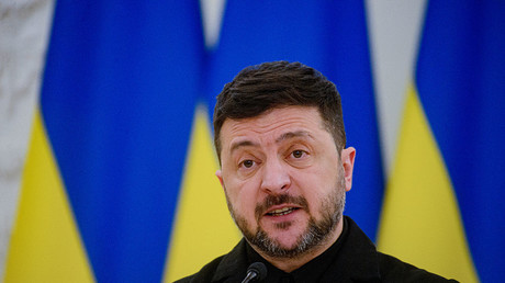 Ukraine : Zelensky évoque une nouvelle candidature... tout en prolongeant l’interdiction de l'élection