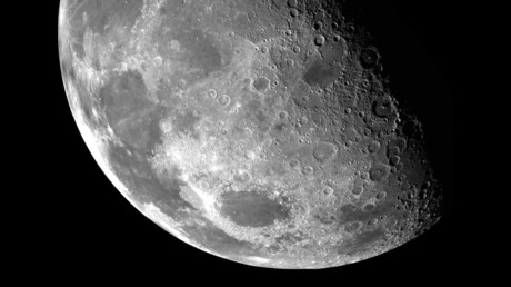 Elon Musk met de l’eau dans son vin martien et priorise la Lune