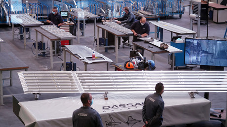 Espionnage chez Dassault : un intérimaire de 19 ans soupçonné d’avoir filmé des Rafale avec des lunettes-caméra