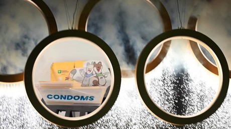 JO d’hiver 2026 : le stock de 10 000 préservatifs gratuits du village olympique épuisé en trois jours