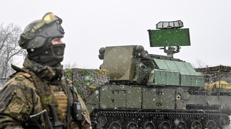 «Menace russe» à l’horizon, sacrifices à domicile : le récit anglo-allemand d’une guerre présentée comme inévitable