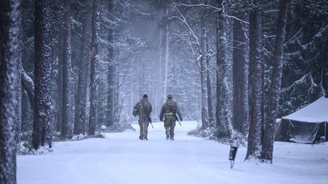 L’OTAN s’installe au nord de la Finlande et déploie… 50 militaires