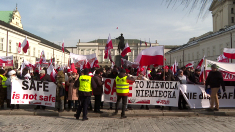 «Non au SAFE» : manifestation à Varsovie contre un projet d’emprunt européen
