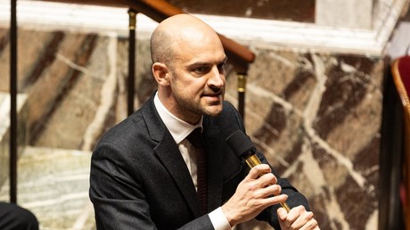 Forte de son passé outre-mer, la France qualifie le conflit en Ukraine de «guerre coloniale»