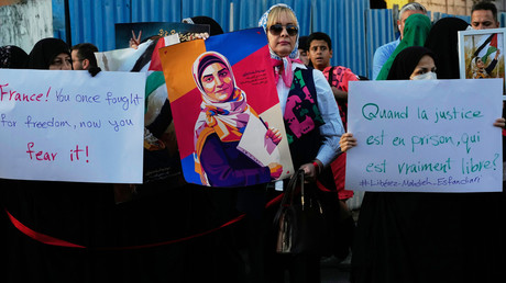France : Mahdieh Esfandiari condamnée à un an de prison pour apologie du terrorisme
