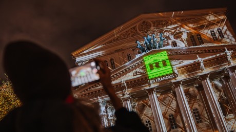 Sites russes bloqués, pluralisme sacrifié: le choix assumé de la France