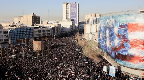 Iran : des manifestations de masse en soutien aux autorités après la mort de l'ayatollah Khamenei