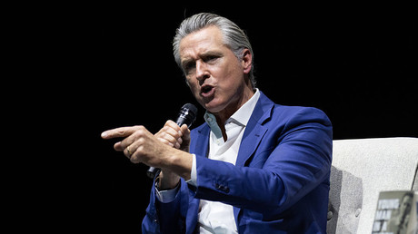 Le gouverneur de Californie dénonce les priorités de Donald Trump sur fond de guerre contre l'Iran