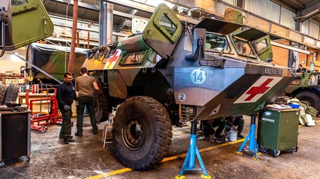 Guerre au Liban : Paris va fournir «plusieurs dizaines» de VAB à l’armée libanaise, annonce Barrot