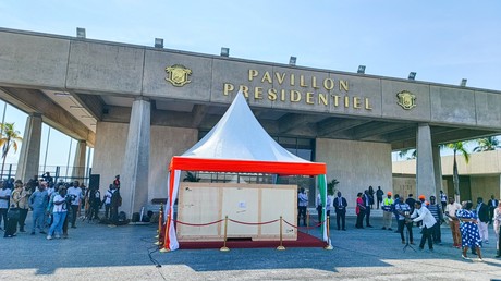 Côte d’Ivoire : le tambour parleur Djidji Ayokwé fait son retour historique à Abidjan