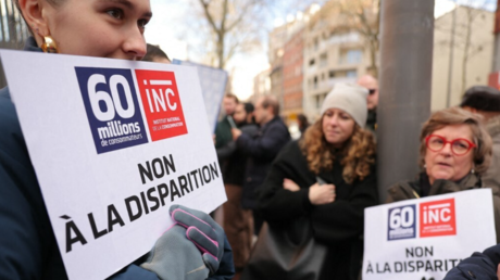 En pleine crise économique, le gouvernement français liquide l’Institut national de la consommation