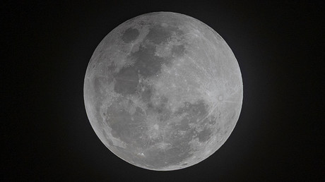 Glace, hélium-3, bases permanentes : la Lune au cœur d'une nouvelle rivalité mondiale