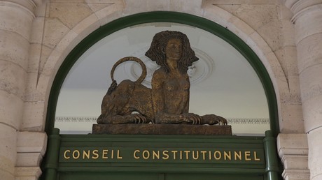 Ferrand et Macron verrouillent le Conseil constitutionnel : une proche de l’Assemblée prend les rênes