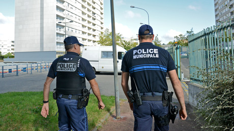 «Ils restent armés» : à Saint-Denis, le nouveau maire va-t-il rétropédaler sur le désarmement de la police municipale ?
