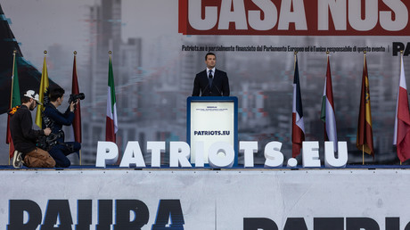 Immigration : la libre circulation dans l'espace Schengen «devrait être réservée aux seuls ressortissants des pays» européens, estime Bardella