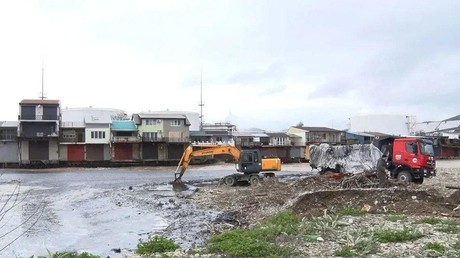 Russie : 1 000 m³ d’hydrocarbures retirés d’une rivière et du littoral après des frappes de drones ukrainiens contre le terminal maritime de Touapsé