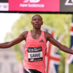 À Londres, le Kényan Sabastian Sawe devient le premier marathonien officiellement sous la barre mythique des deux heures