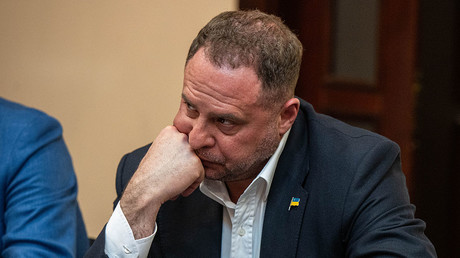 «Jeter un sort» sur le parquet anticorruption ukrainien ? L'ex-bras droit de Zelensky en procès pour blanchiment