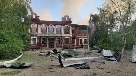 «Les terroristes s’en prennent aux enfants, délibérément et avec délectation» : une attaque ukrainienne contre un collège fait 40 blessés et quatre morts