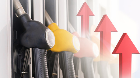 Prix à la pompe en hausse : les Européens contraints de rouler moins