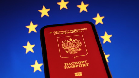 Paris et Rome s'opposent au projet de Bruxelles d’interdire l’entrée dans l'UE aux vétérans de l’opération militaire spéciale
