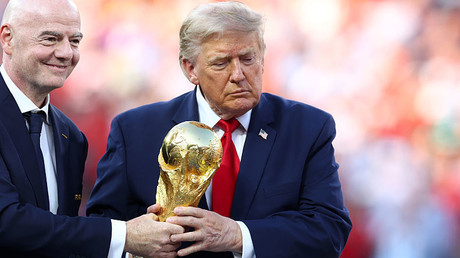 «J'aimerais bien échanger ma place avec eux» : Trump envie la vie de Messi et Ronaldo