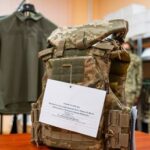 L'armée ukrainienne reçoit des gilets pare-balles féminins