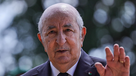 Algérie : grâce présidentielle pour près de 5 000 détenus diplômés