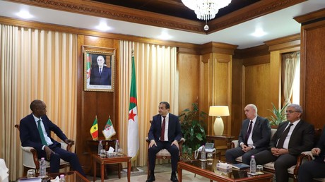 Alger et Dakar veulent renforcer leur coopération dans les hydrocarbures