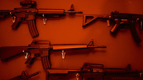 Près de 800 000 armes auraient disparu en Ukraine depuis 2022 : l’Italie alerte sur l’intérêt de la mafia et les risques liés au marché noir européen